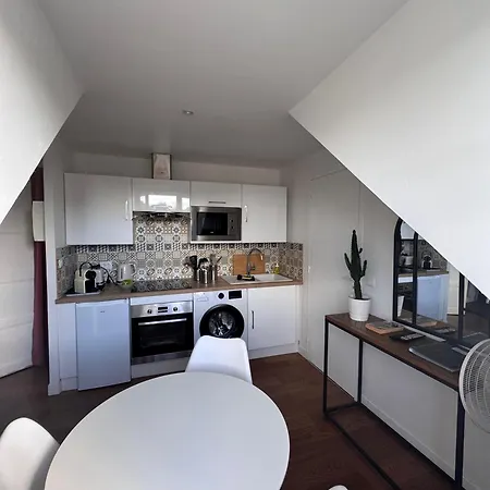 Centre Apartment *